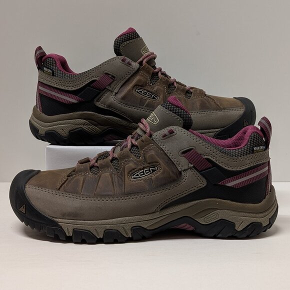KEEN® Targhee III Low Waterproof Hiking Shoes in Weiss/Boysenberry - Picture 9 of 16